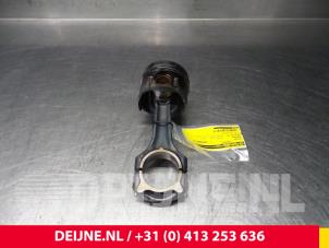 Gebruikte Zuiger Mercedes Sprinter Prijs € 60,50 Inclusief btw aangeboden door van Deijne Onderdelen Uden B.V.