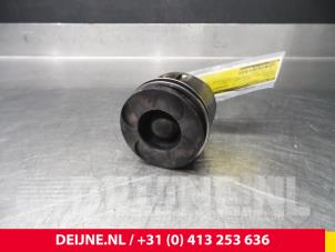 Mercedes Sprinter Piston O61633 photo 2