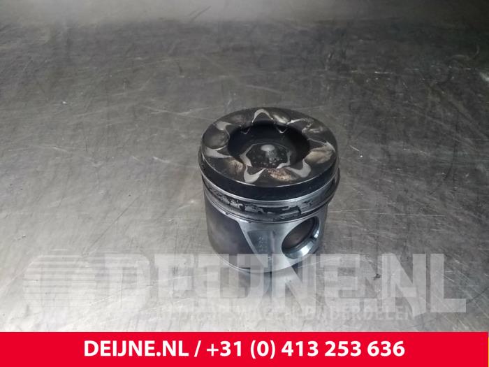 Mercedes Sprinter Kolben O61634