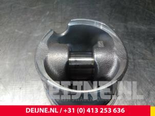 Mercedes Sprinter Piston O61634 photo 3