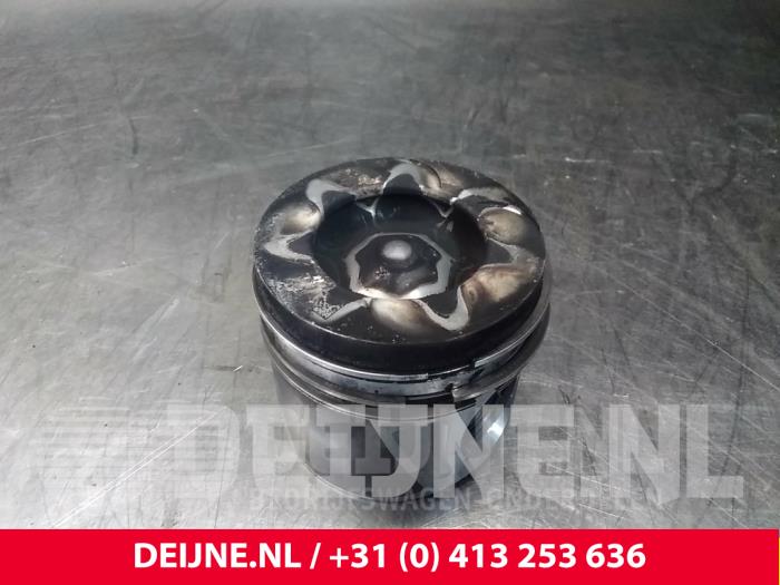 Mercedes Sprinter Kolben O61635