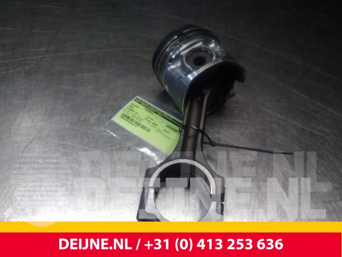 Opel Vivaro Piston O61639