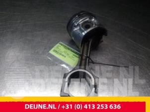 Gebruikte Zuiger Opel Vivaro Prijs € 60,50 Inclusief btw aangeboden door van Deijne Onderdelen Uden B.V.