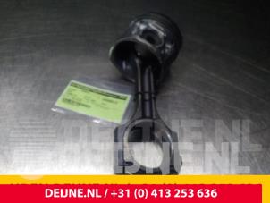 Gebruikte Zuiger Opel Vivaro Prijs € 60,50 Inclusief btw aangeboden door van Deijne Onderdelen Uden B.V.