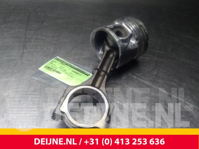 Opel Vivaro Piston O61644