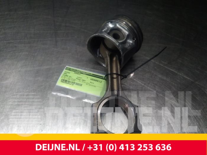 Opel Vivaro Piston O61646