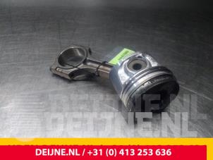 Opel Vivaro Zuiger O61646 foto 2