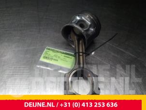 Gebruikte Zuiger Opel Vivaro Prijs € 60,50 Inclusief btw aangeboden door van Deijne Onderdelen Uden B.V.