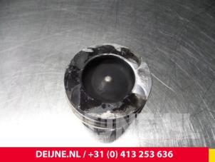 Opel Vivaro Zuiger O61651 foto 3