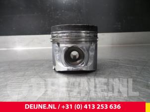 Opel Vivaro Zuiger O61651 foto 2
