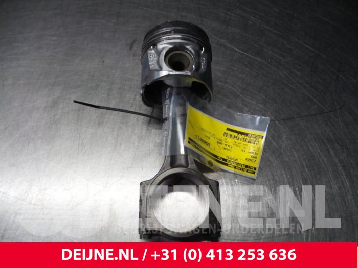 Gebruikte Zuiger Opel Vivaro Prijs € 60,50 Inclusief btw aangeboden door van Deijne Onderdelen Uden B.V.