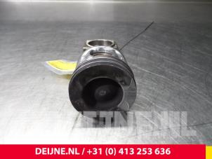 Opel Vivaro Piston O61652 photo 3