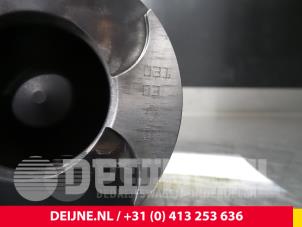 Opel Vivaro Zuiger O61653 foto 4