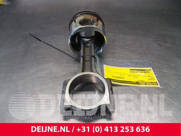 Opel Vivaro Piston O61655