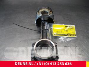 Gebruikte Zuiger Opel Vivaro Prijs € 60,50 Inclusief btw aangeboden door van Deijne Onderdelen Uden B.V.