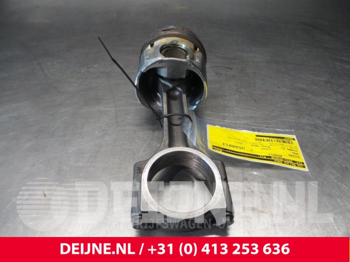 Opel Vivaro Piston O61657