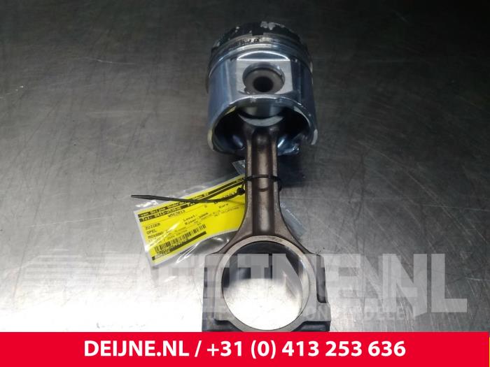 Opel Movano Piston O61659