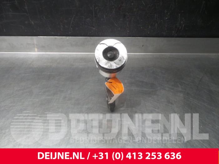 Opel Movano Piston O61663