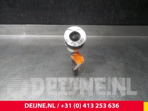 Gebruikte Zuiger Opel Movano Prijs € 60,50 Inclusief btw aangeboden door van Deijne Onderdelen Uden B.V.