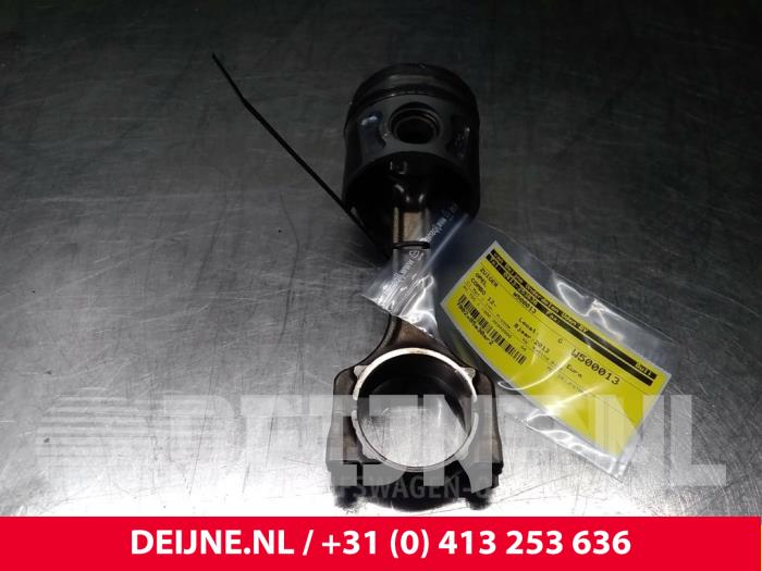 Opel Combo Kolben O61666