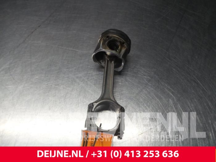 Gebruikte Zuiger Opel Combo Prijs € 60,50 Inclusief btw aangeboden door van Deijne Onderdelen Uden B.V.