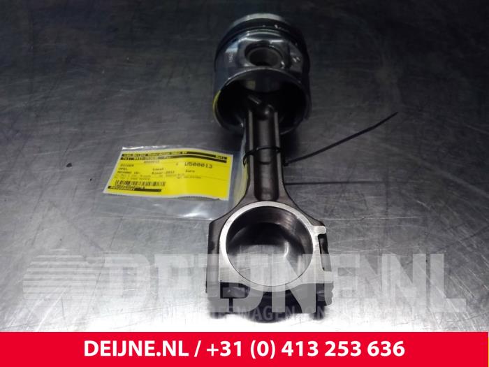 Opel Movano Piston O61673