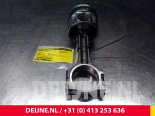 Gebruikte Zuiger Opel Movano Prijs € 72,60 Inclusief btw aangeboden door van Deijne Onderdelen Uden B.V.