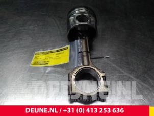 Gebruikte Zuiger Opel Movano Prijs € 72,60 Inclusief btw aangeboden door van Deijne Onderdelen Uden B.V.