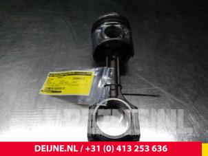 Gebruikte Zuiger Opel Movano Prijs € 72,60 Inclusief btw aangeboden door van Deijne Onderdelen Uden B.V.