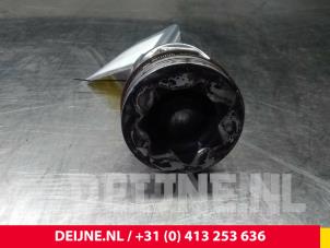 Opel Movano Piston O61677 photo 3