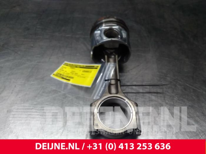 Opel Movano Piston O61678