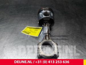 Gebruikte Zuiger Opel Movano Prijs € 72,60 Inclusief btw aangeboden door van Deijne Onderdelen Uden B.V.