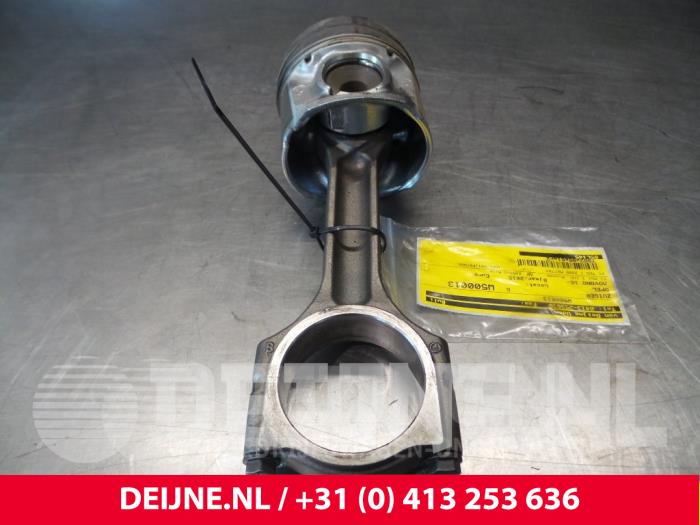 Opel Movano Piston O61680