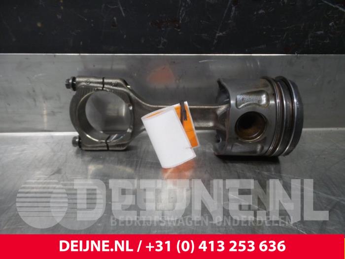Gebruikte Zuiger Opel Astra Prijs € 100,00 Margeregeling aangeboden door van Deijne Onderdelen Uden B.V.