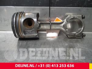 Opel Astra Piston O61686 photo 2