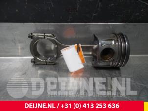 Gebruikte Zuiger Opel Astra Prijs € 100,00 Margeregeling aangeboden door van Deijne Onderdelen Uden B.V.