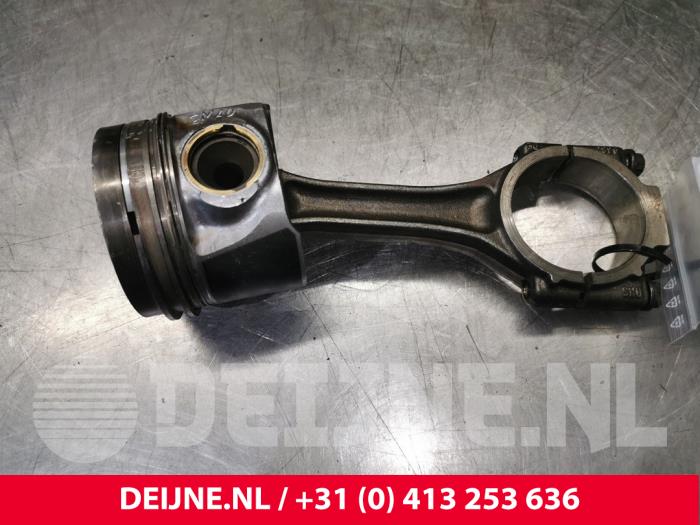 Volkswagen Crafter Piston O61688