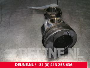 Volkswagen Crafter Piston O61688 photo 2