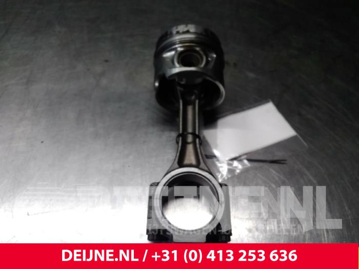 Volkswagen Transporter Piston O61696