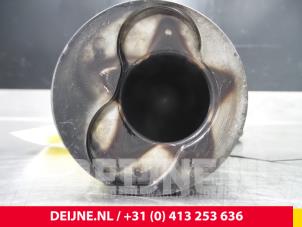 Volkswagen Transporter Piston O61713 photo 2