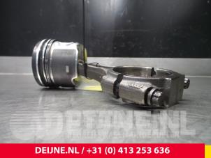Volkswagen Transporter Piston O61715 photo 4