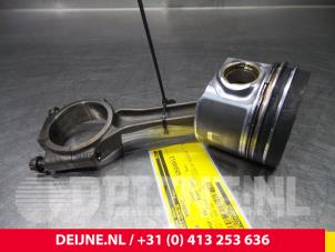 Volkswagen Transporter Piston O61715 photo 2