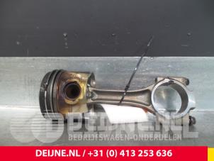 Volkswagen Caddy Zuiger O61722 foto 4