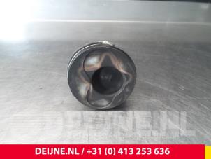 Volkswagen Caddy Zuiger O61725 foto 2