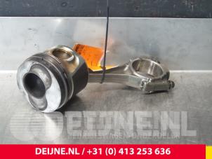 Volkswagen Caddy Zuiger O61726 foto 4