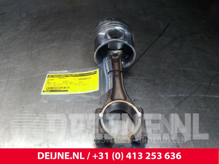 Volkswagen Caddy Zuiger O61731