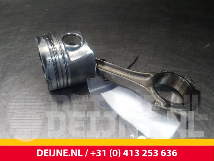 Gebruikte Zuiger Volkswagen Caddy III (2KA,2KH,2CA,2CH) 1.6 TDI 16V Prijs € 121,00 Inclusief btw aangeboden door van Deijne Onderdelen Uden B.V.