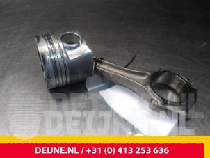 Gebruikte Zuiger Volkswagen Caddy III (2KA,2KH,2CA,2CH) 1.6 TDI 16V Prijs € 121,00 Inclusief btw aangeboden door van Deijne Onderdelen Uden B.V.