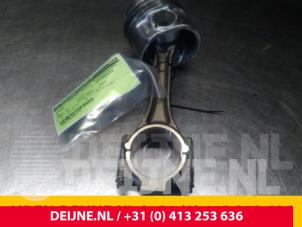 Gebruikte Zuiger Volkswagen Caddy III (2KA,2KH,2CA,2CH) 1.6 TDI 16V Prijs € 121,00 Inclusief btw aangeboden door van Deijne Onderdelen Uden B.V.