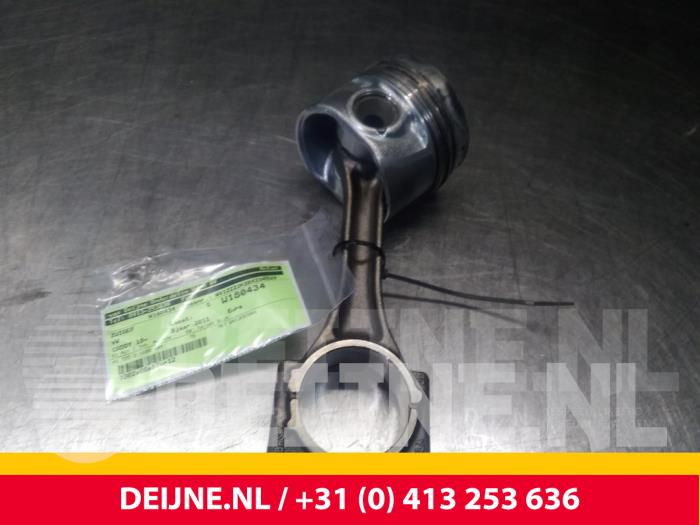 Gebruikte Zuiger Volkswagen Caddy III (2KA,2KH,2CA,2CH) 1.6 TDI 16V Prijs € 121,00 Inclusief btw aangeboden door van Deijne Onderdelen Uden B.V.